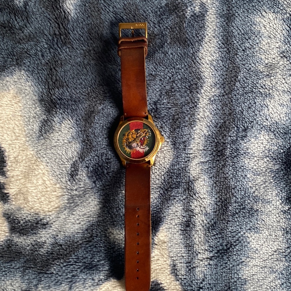 100% authentic Gucci watch